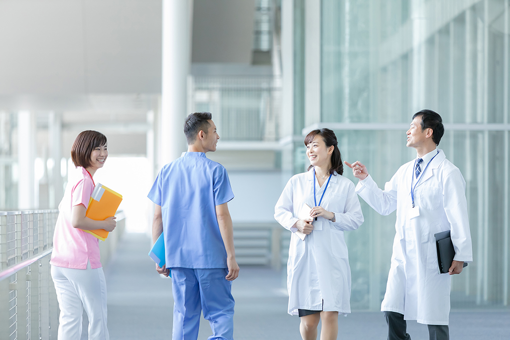 医療スタッフたち